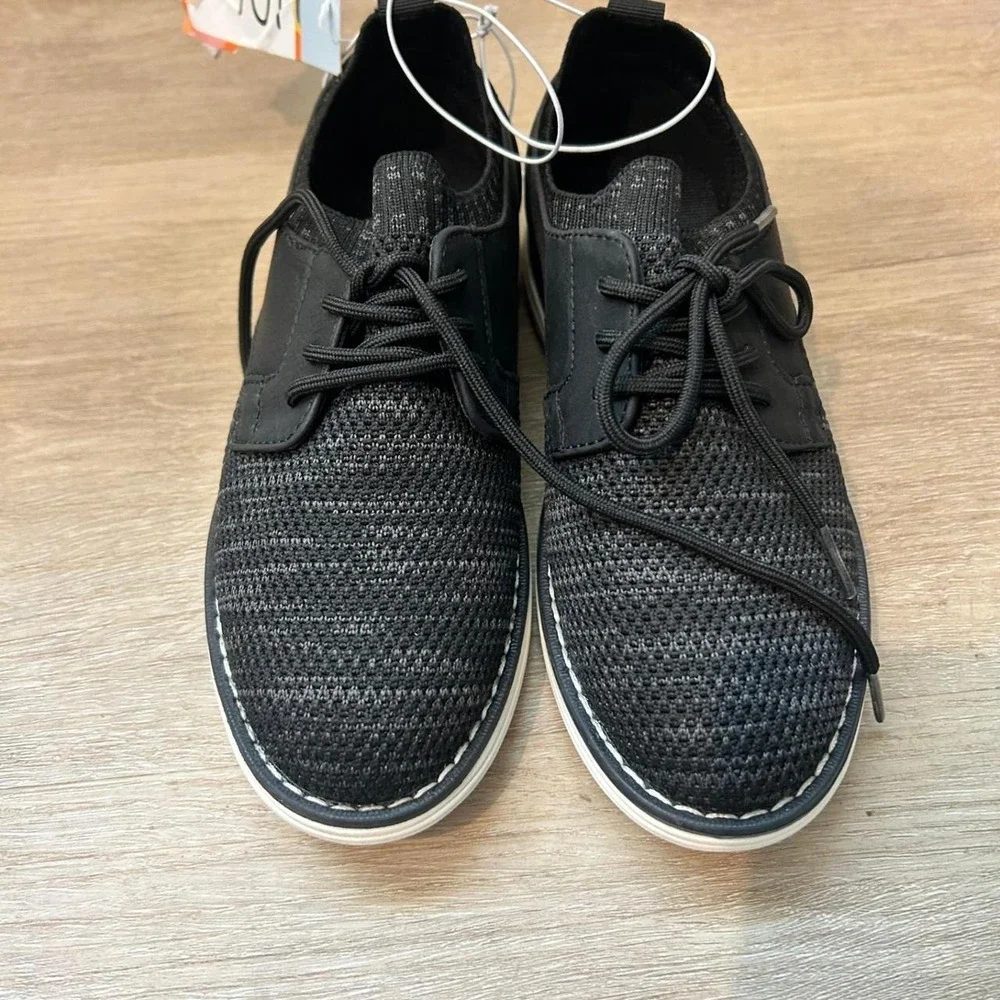 Cat&Jack Girls Size 13 Black Knit Lace-Up Sneakers NWT Lightweight Casual Shoes